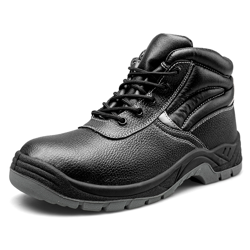 Outdoor black labor protection shoes in winter